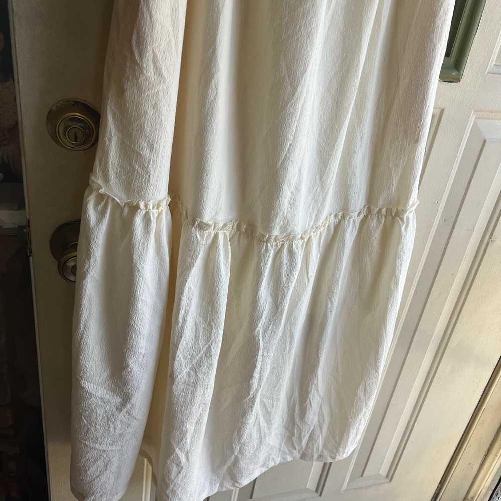 Elegant Cream Dress 
Size L - Picture 3 of 12